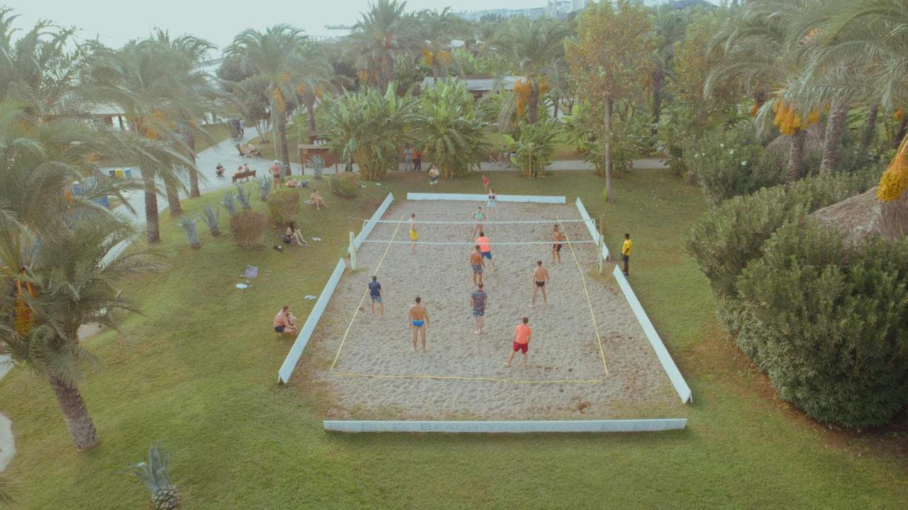 Ic Hotels Green Palace - Kids Concept Antalya Exteriér fotografie Beach volleyball in the resort